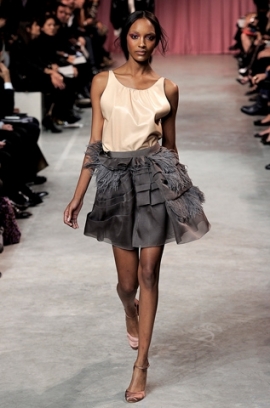 designer nina ricci - model de rochie vara 2011