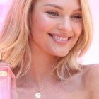 Candice Swanepoel prezinta noua colectie de produse cosmetice Victoria’s Secret