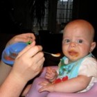 Diversificarea alimentatiei la bebelusi