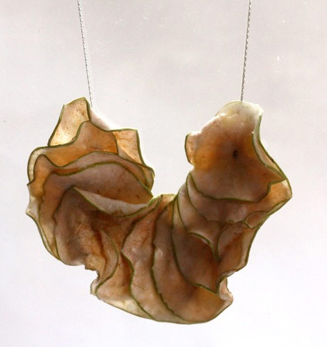 dried-apple-necklace