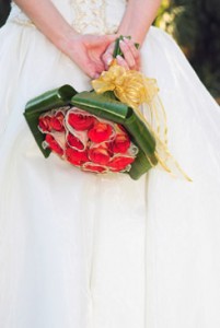 red-bridal-bouquet-pictures-9