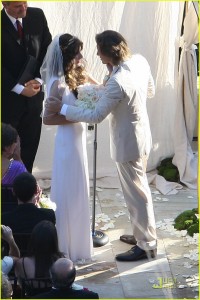 milla-jovovich-wedding-picture-05