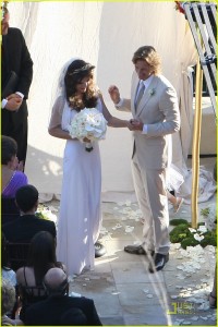 milla-jovovich-wedding-picture-09